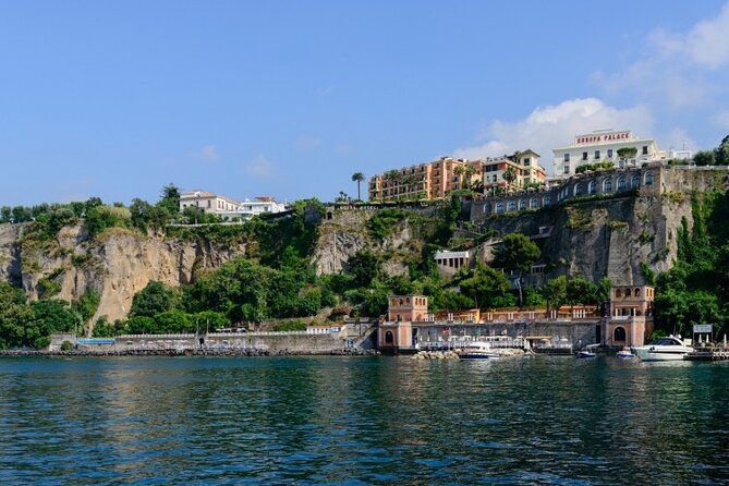 Exclusive Private VIP Capri Boat Experience on a Gozzo - Docking at Capri and Anacapri: lunch and shopping time