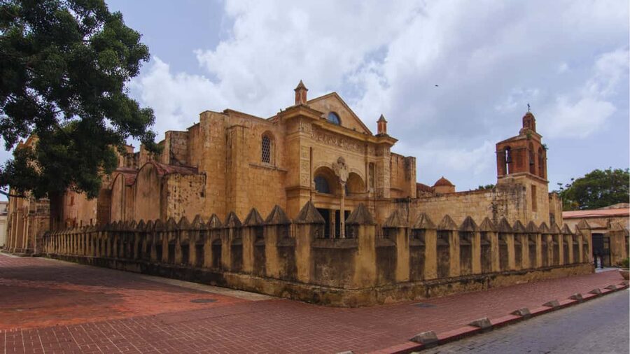 Exclusive VIP Excursion: Santo Domingo from Punta Cana – Private Service - Photo stops, souvenir shopping, and why timing can feel tight