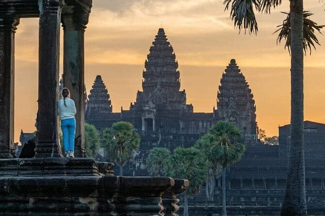 Explore Angkor Wat Sunrise Small Tour Private VIP Car - Phimeanakas and the Royal Enclosure Zone