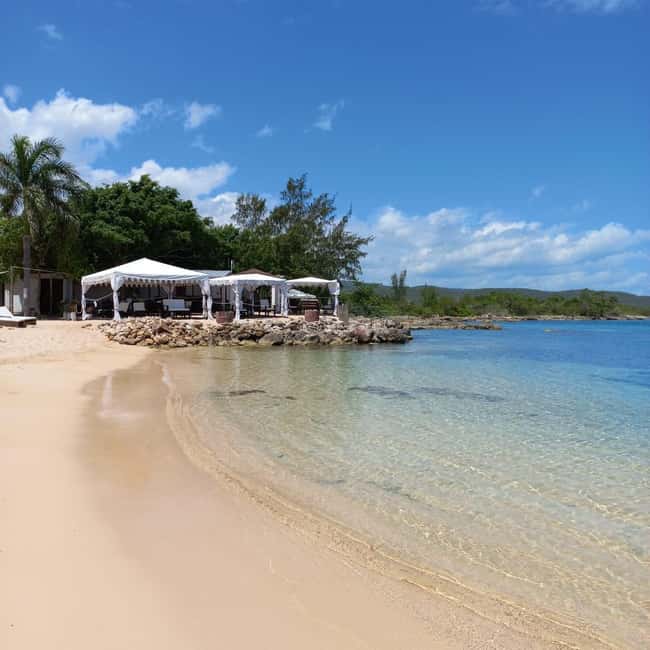 Falmouth: Dunn’s River Falls & Bamboo Beach Club VIP Access - From Falmouth area pickup to the falls: timing and what it means