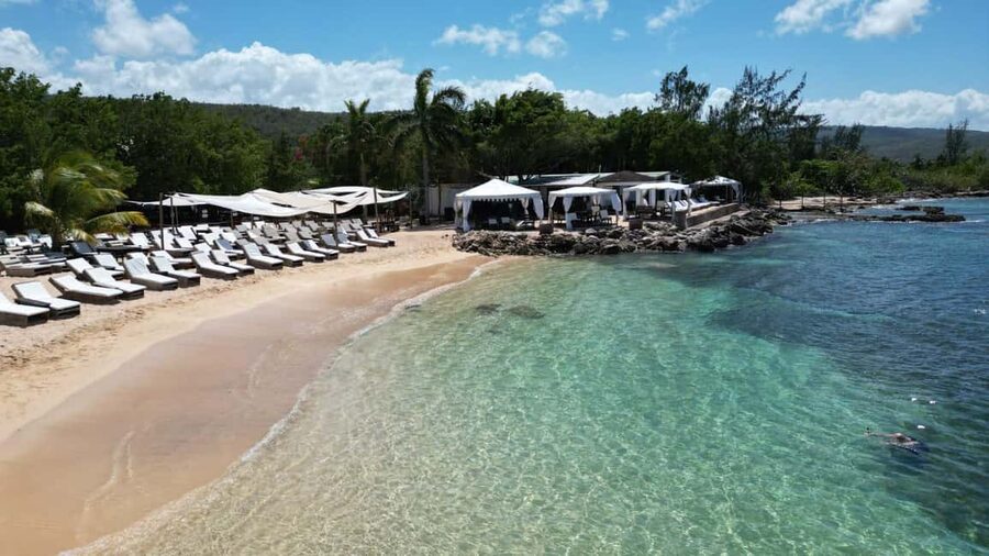 Falmouth: Dunn’s River Falls & Bamboo Beach Club VIP Access - The 4-course VIP lunch: what’s included and why it’s good value