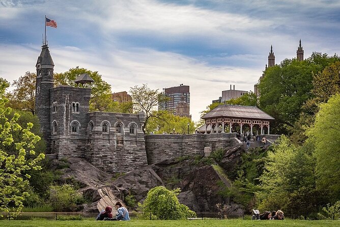 First Class Central Park Tour – Iconic Views & VIP Photo Moments - Zoo Time, Balto, Rumsey Playfield, and Statues That Add Meaning