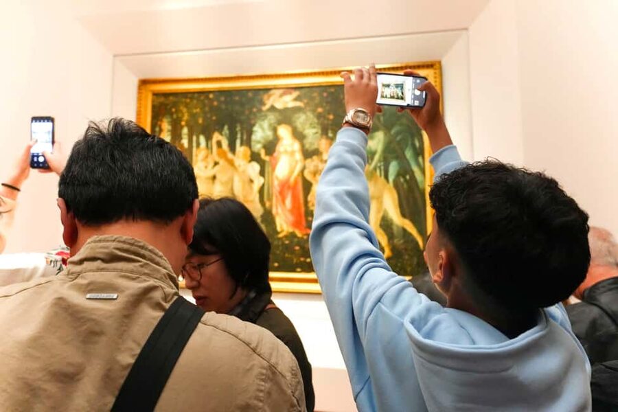 Florence: Uffizi Gallery Reserved-Entry VIP Tour - Why Vasari’s Architecture and the Corridor Statues Matter