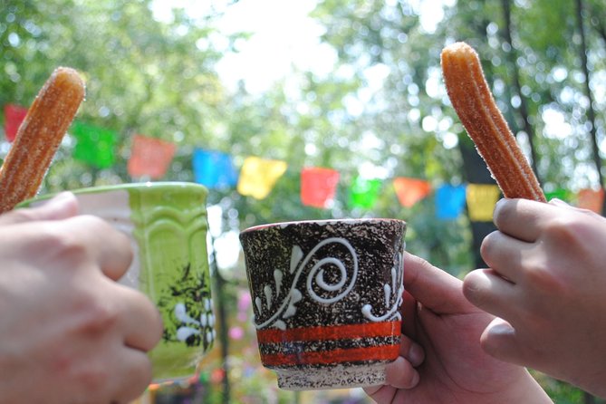 Frida Kahlo VIP [Museum Tickets Included] Bike, Markets & Churros - Getting Oriented: Meeting at Del Carmen and How the Ride Feels