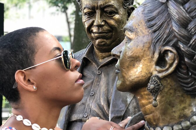 Frida Kahlo VIP [Museum Tickets Included] Walk, Markets & Churros - Frida Kahlo Museum admission: what’s different when you come with context