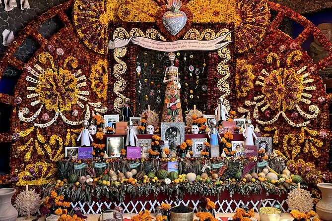 Frida Kahlo VIP-Walk, Market and Churros Museum Tickets Included - Stop 1: Plaza de la Conchita in Coyoacán’s Old-Fashioned Sweet Spot