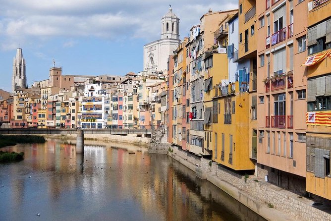 From Barcelona : Girona and Costa Brava Day Trip (VIP Small Group) - Meeting at C/ Palau de la Música and getting out of Barcelona smoothly