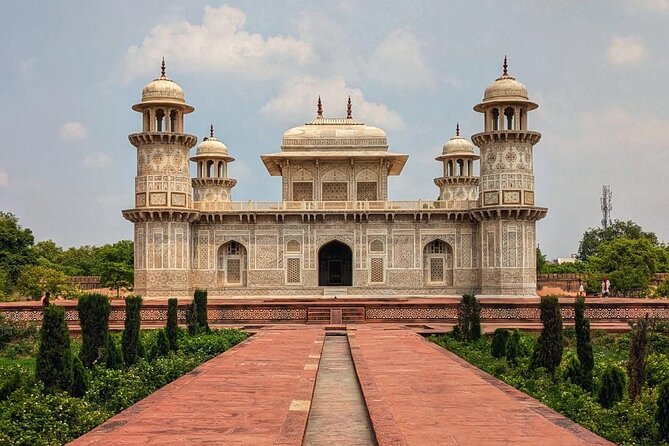 From delhi:(Vip entry)All Inclusive Taj Mahal & Red Fort day trip - The Delhi to Agra drive that actually matters