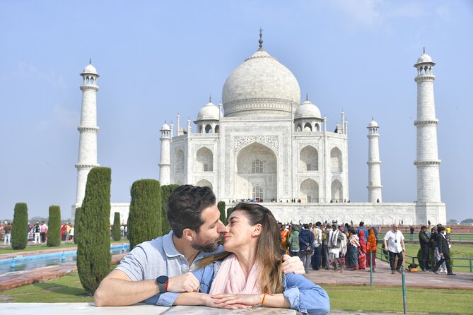 From delhi:(Vip entry)All Inclusive Taj Mahal & Red Fort day trip - Agra Fort after the Taj: a different kind of wow
