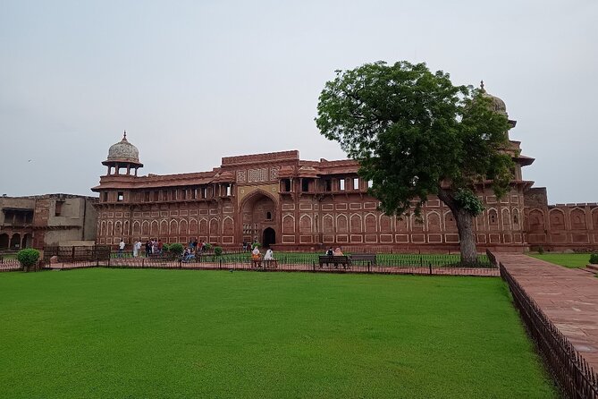 From delhi:(Vip entry)All Inclusive Taj Mahal & Red Fort day trip - Who should book this private Taj Mahal + Agra Fort tour