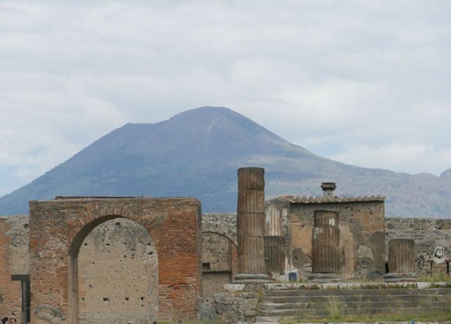 From Naples: Pompeii and Herculaneum VIP Tour with Lunch - Group size of 12: small enough for attention, but not always quiet