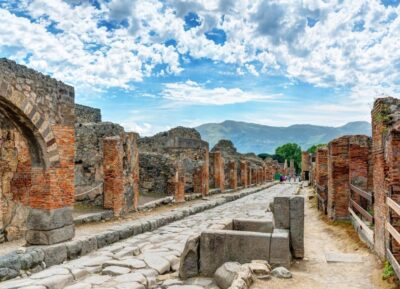 From Naples: Pompeii Ruins VIP Guided Tour - The 3.5-Hour Plan: Pickup, a Separate Entrance, and a Focused 2 Hours