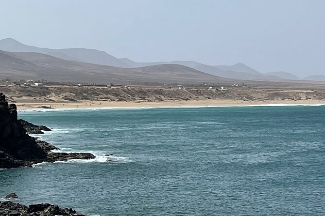 Fuerteventura: DISCOVER FUERTEVENTURA TOUR 7 hours max 8 people - Tindaya and Mirador Guise y Ayose: Holy Volcano Meets 600 m Views