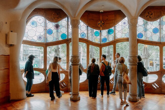 Gaudi Casa Batlló Pre Opening Tour &Skip-the-Line Sagrada Familia - Casa Batlló inside: the underwater entrance, the vertebra staircase, and the Noble Floor