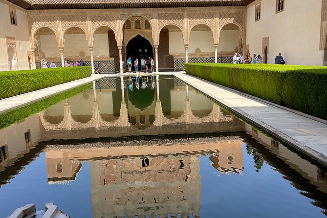 Granada : Private Alhambra Tour + Nazaries Palaces (VIP) - A smart way to do the Alhambra: gardens, palaces, fort
