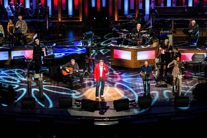 Grand Ole Opry VIP Experience: Admission with Lounge Access and Artist Visit - The artist visit and the professional photo: the moment that makes it feel special