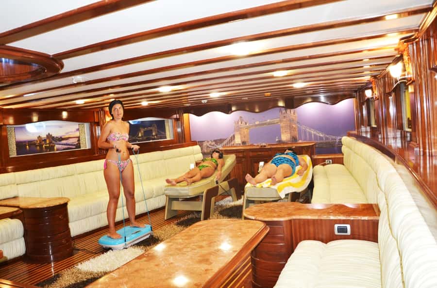 Hurghada: Elite vip snorkeling cruise with BBQ buffet lunch - Practical Tips for Snorkeling Comfort