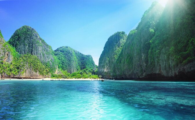 Hype Yacht : VIP Tour Phi Phi Island & Maya Bay from Phuket - Key things to know before you go