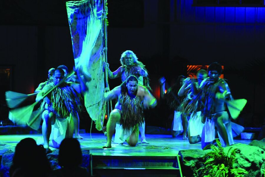 Kauai: VIP 4-Course Manor House Dinner & Luau Kalamaku Show - Premier seating: where to focus during the show