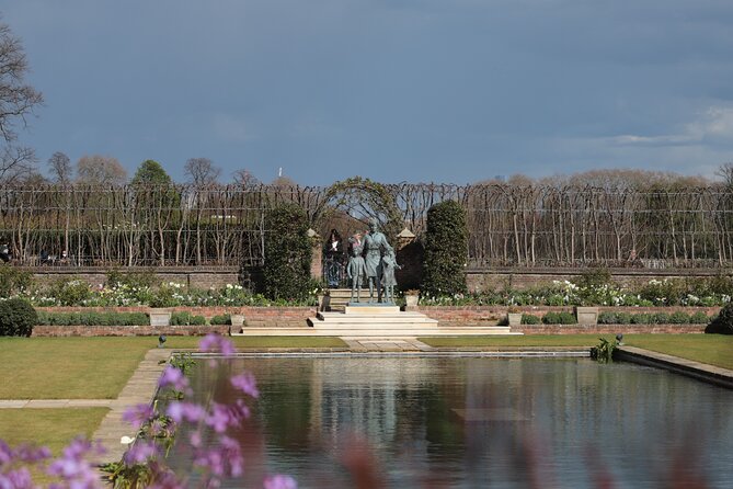 Kensington Palace VIP Garden Tour with Royal High Tea - Stop 5: Round Pond and Queen Caroline’s Garden Influence