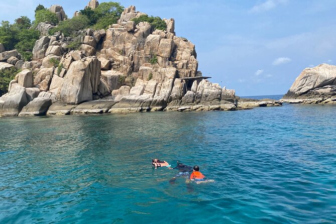 Koh Tao VIP Snorkelling Tour - Lunch, snacks, and soft drinks: the fuel that keeps the day enjoyable