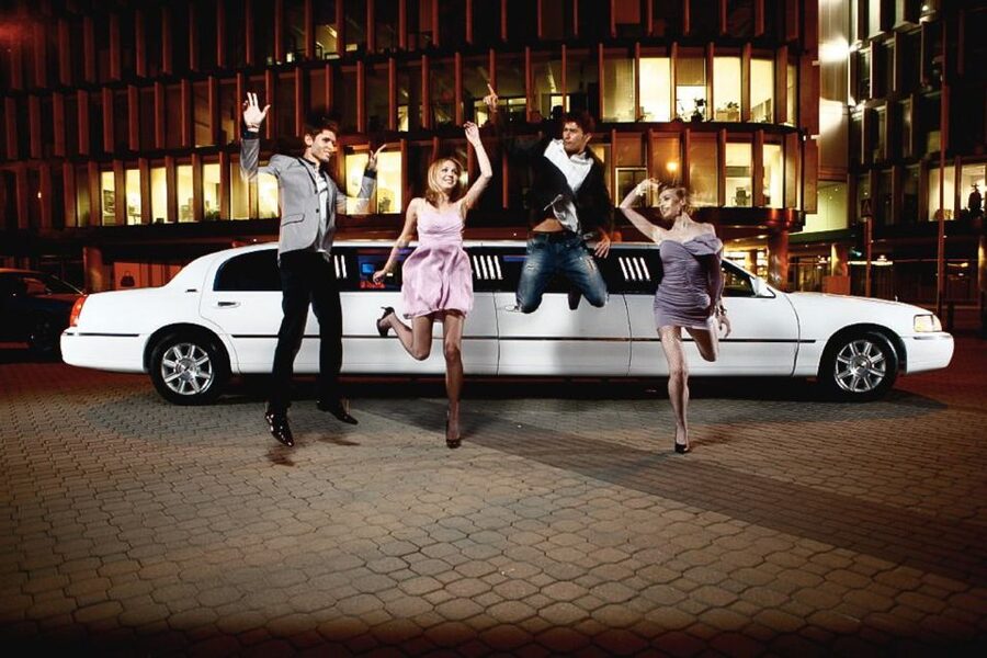 Kraków: VIP Limo Party Tour with Drinks & Club Entry - Luxury limo ride, club lighting, and sparkling wine on board