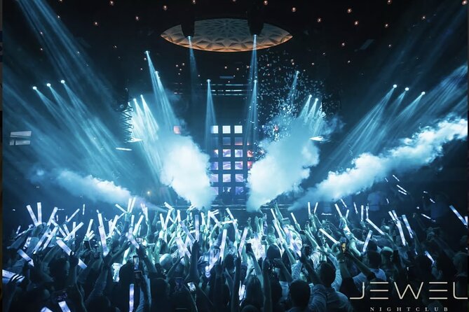 Las Vegas: VIP Club Crawl with Party Bus, Express Entry & Drinks - Price and value: why $99 can work in Vegas