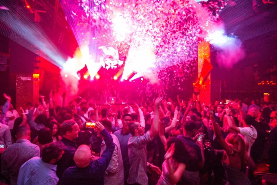 Las Vegas: VIP Nightlife Tour to Bar, Nightclub & Strip Club - The open-bar party bus: where the night starts fast