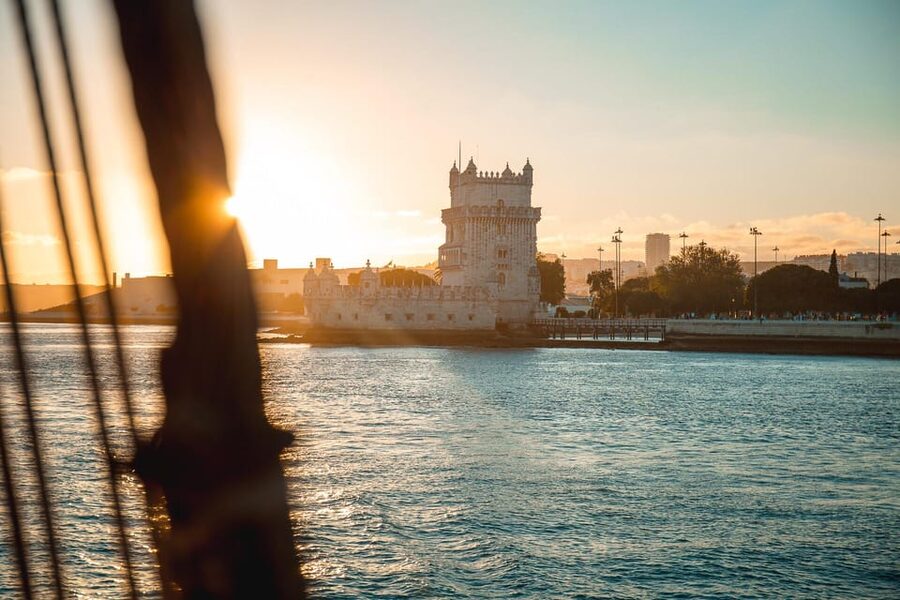 Lisbon Boat Party - Live DJ & Afterparty with VIP Club entry - Languages and the Human Side: A Crew That Keeps Things Moving
