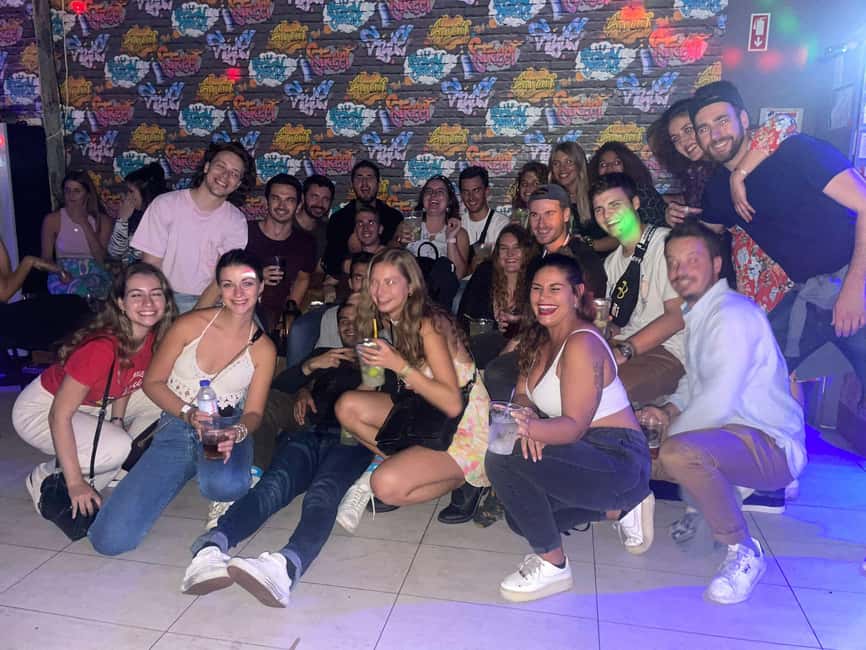 Lisbon: Pub Crawl with Open Bar and VIP Club Entry - The open bar hour: how to use it for a better night