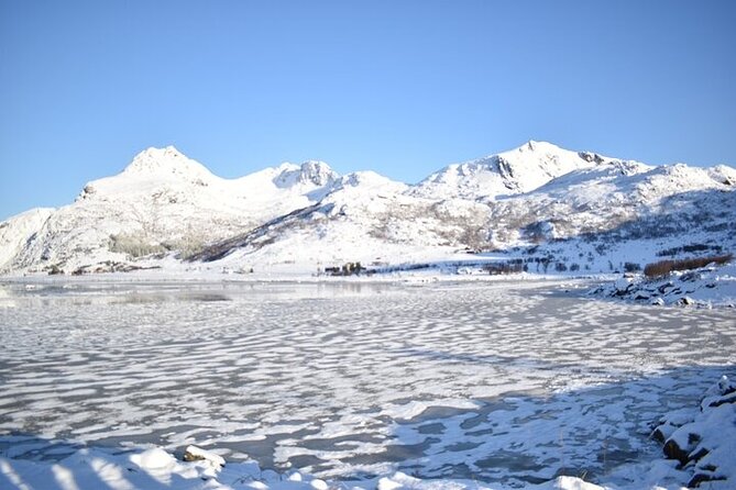 Lofoten VIP PRIVATE tour from Svolvaer - Hamnøy viewpoint: red cabins under big mountains