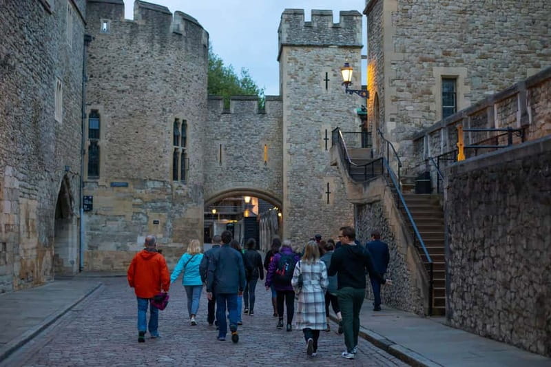 London: Tower of London After Hours Tour and Key Ceremony - Practical tips so you don’t waste your evening