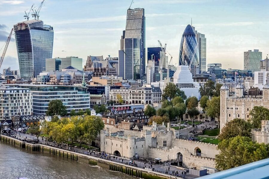London: VIP Tower of London & Tower Bridge Early-Access Tour - Guide Style: The Difference Between Seeing and Understanding