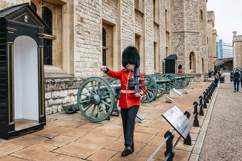 London: VIP Tower Opening Ceremony, Crown Jewels & Cruise - Jewel House early entry for a quieter Crown Jewels moment