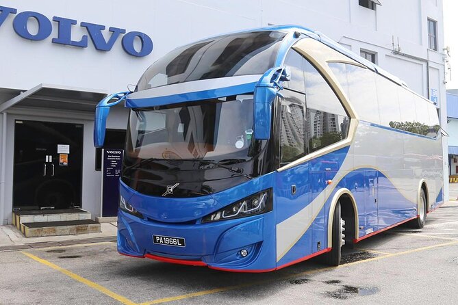 LUXURY VIP bus: Kuala Lumpur (KL) guided day tour from Singapore - National Monument, National Palace photo logic, and Merdeka Square viewpoints