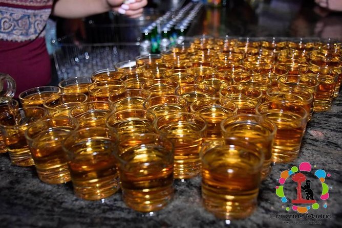Madrid Halloween Pubcrawl – Open Bar, Shots & VIP Club Entry - Price and value: why $24.03 can make sense