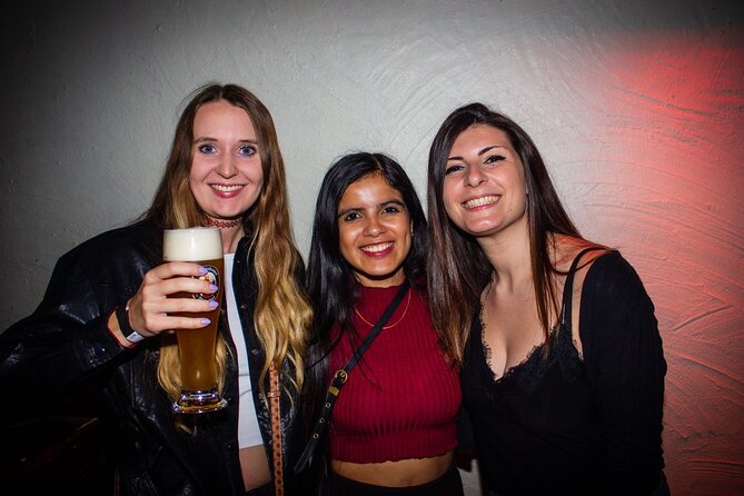 Madrid Pub Crawl with VIP Club Entrance - Where You Meet at 10:00 pm (and Why It Matters)