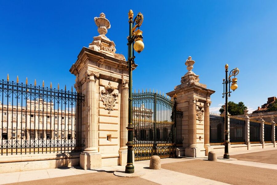 Madrid: Royal Palace VIP Tour with Skip-the-Line Ticket - Price and Value: Is $51 a Good Deal for This VIP Entry?