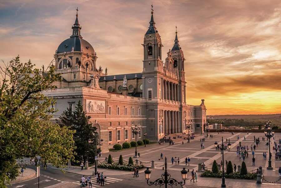 Madrid: VIP Private visit to Royal Palace and Prado Museum - How to use the 4 hours without feeling rushed