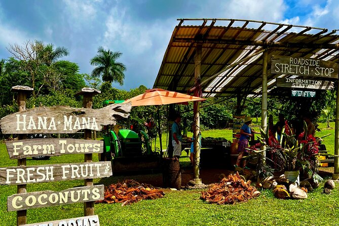 Maui Road to Hana VIP Private Tour in Convertible Bronco or Jeep - The start: coffee and local stores before the jungle drive