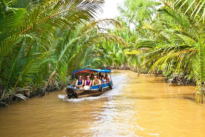 Mekong Delta VIP Tour - Transportation by Limousine - Group size and crowd control: a smaller Mekong day feels better