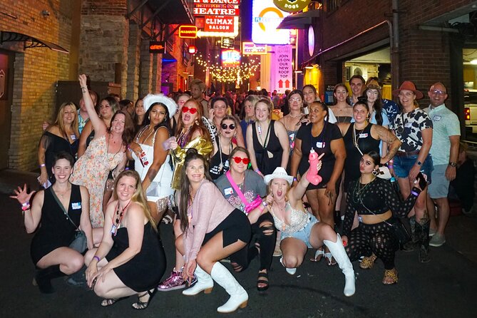 Nashville Bar Crawl with VIP Club Entrance and Bonus Shots - VIP skip-the-line: the real test of the experience
