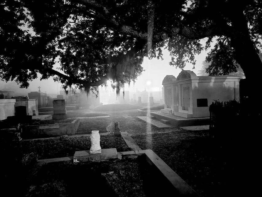 New Orleans: Cemetery Bus Tour At Dark with Exclusive Access - Nighttime French Quarter Meet-Up Before the Cemeteries Start Talking