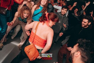 New Year's Eve Pub Crawl With 2 Hour Unlimited Alcohol + VIP Entry To Best Clubs - Frantic Club: fancy-style NYE vibes