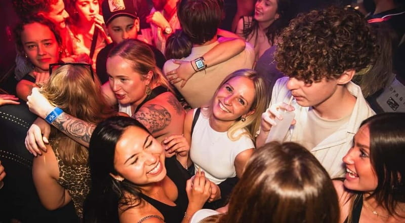 Nice: Bar/Pub Crawl with Free Shots and VIP Entry - Key things to know before you go