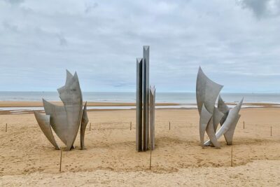 Normandy Battlefields D-Day Private Trip with VIP Services from Paris - Plages du Débarquement: starting with the American story on the beaches