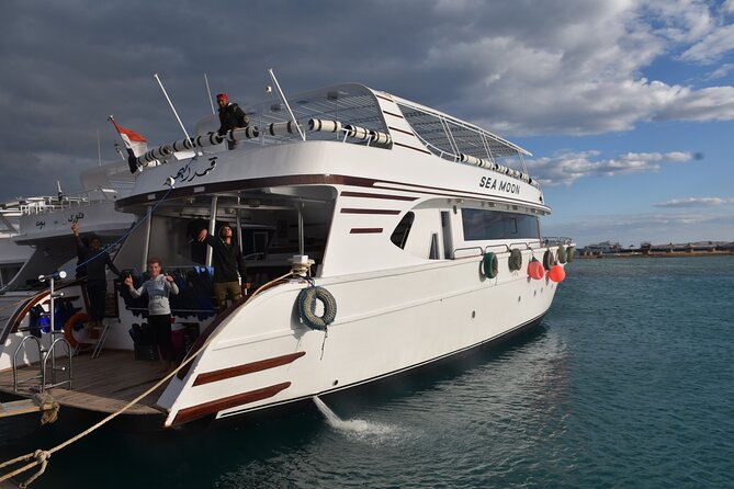 Orange Bay sea trip VIP - Group size and boat crowding: how to avoid a stressful day