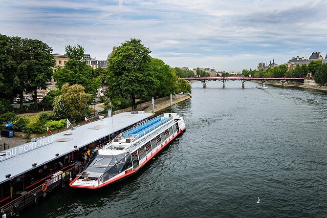 Paris in a Day VIP and Private Tour with Pick-Up and Drop-Off - Île de la Cité and Notre-Dame: the lunch buffer that makes the day work