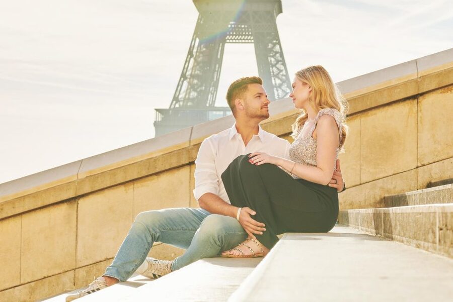 Paris: Private VIP Photoshoot with Experienced Photographer - Languages and Comfort for Families, Couples, and Special Moments