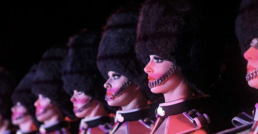 Paris: The Crazy Experience, a VIP tour of the Cabaret - Who should book this VIP Cabaret tour?